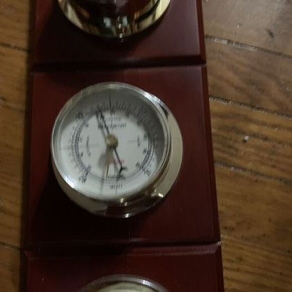 Sunbeam Barometer Thermometer Humidity Weather Station With Key - Picture 3 of 16